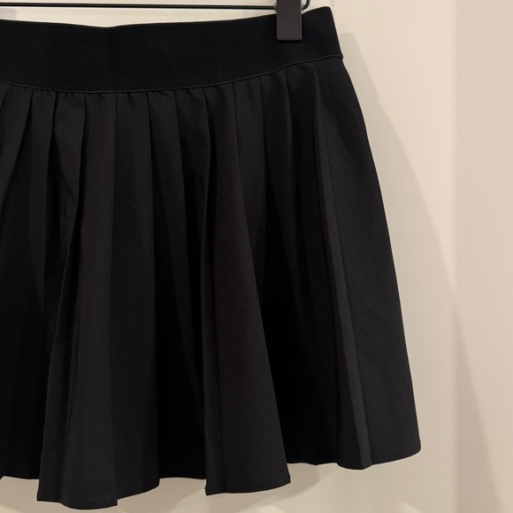 Garage Black Pleated Tennis Skirt size Medium ✨ - Picture 2 of 8